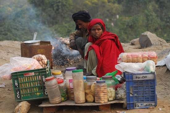 Roadside Tea vendor: chaiwala/chaiwali